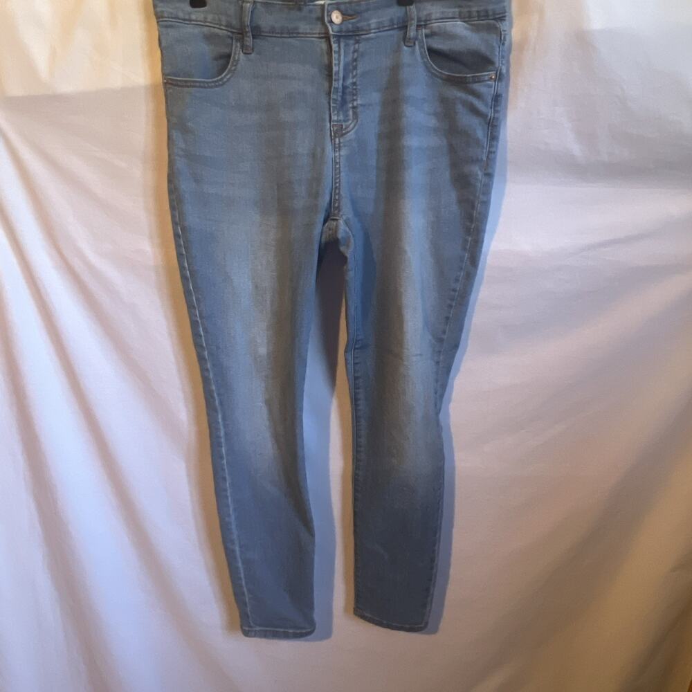 Old Navy Super Skinny Stretch Jeans Women's Size 14 Light Blue Wash Mid Rise